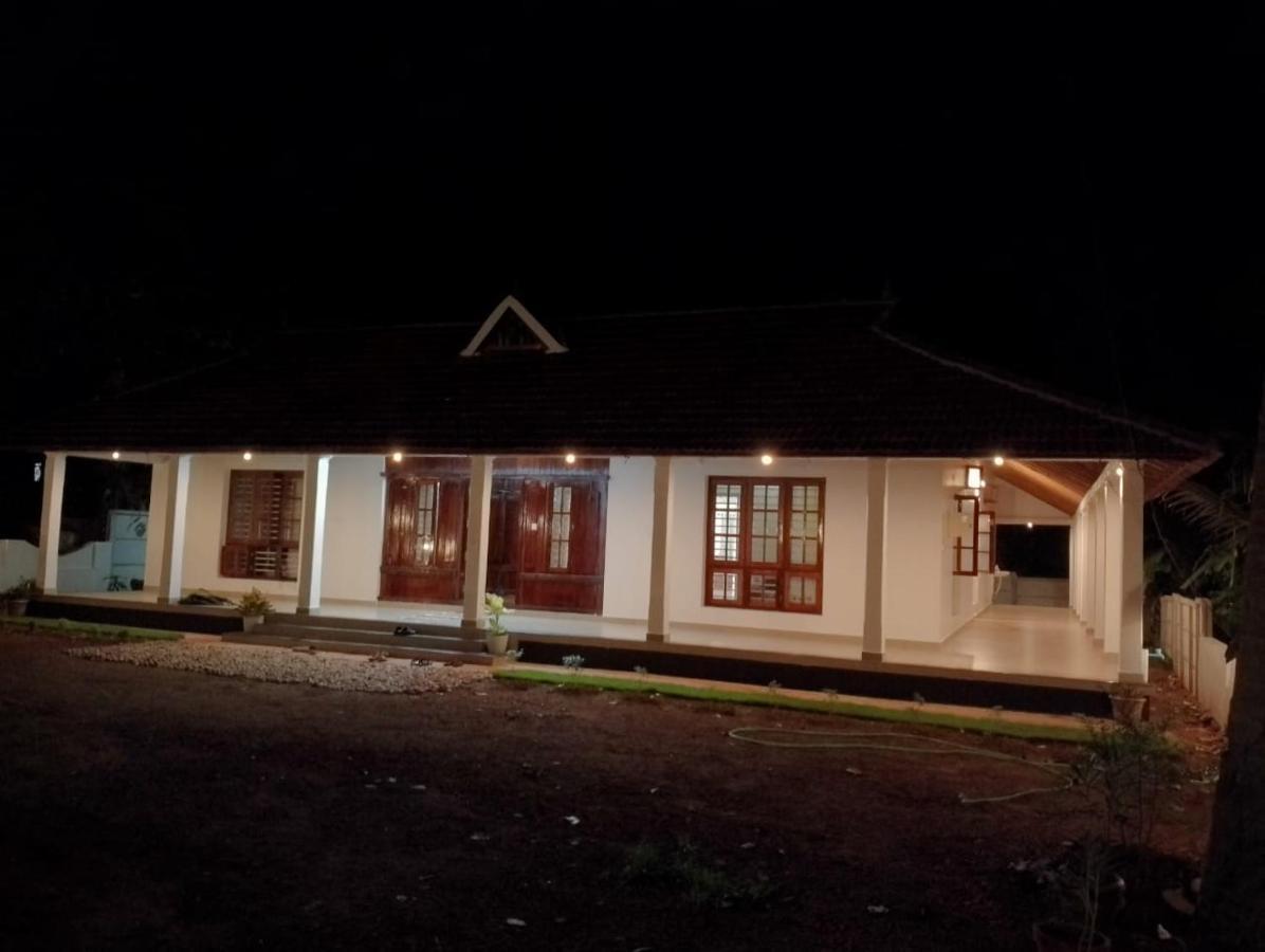 Nallukettu Service Villa Mundrothuruth Exterior photo